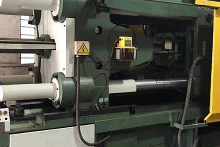 為何冷室壓鑄機(jī)壓鑄的配件中有銀紋？